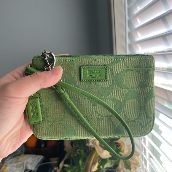 Coach Handbags - COACH GREEN WRISTLET COIN PURSE with DUST BAG